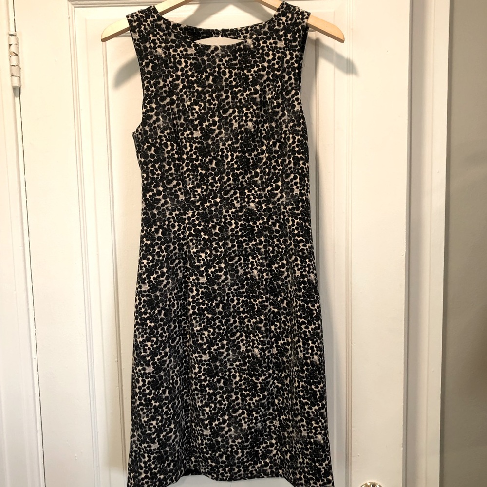 H&M sheath dress. Black/cream/grey. Size 8.